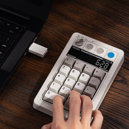 8BitDo Retro 18 Mechanical Numpad - Retro Gaming Accessory